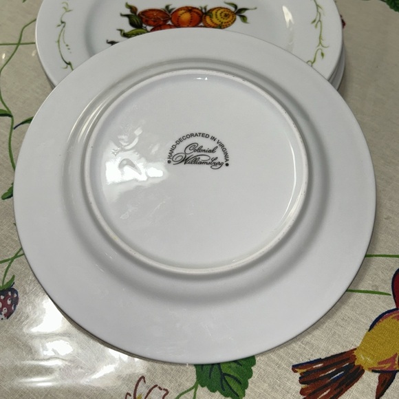 Vintage Colonial Williamsburg salad plates- set of four - Picture 9 of 13